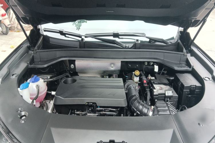 Used Chery Tiggo 9 2025 2.0T Dual-Clutch Two-Wheel Drive Luxury Edition 5 Seats Engine Bay