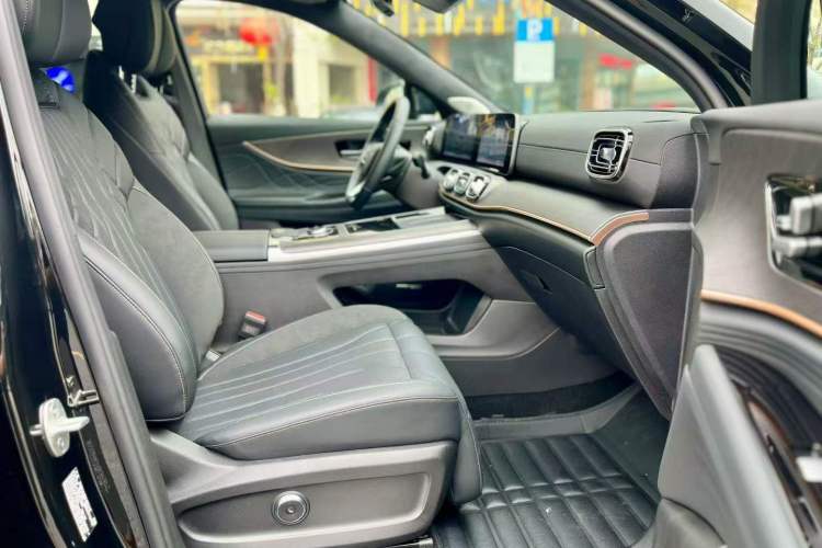 Used Chery Tiggo 9 2025 2.0T Dual-Clutch Two-Wheel Drive Luxury Edition 5 Seats Interior 2