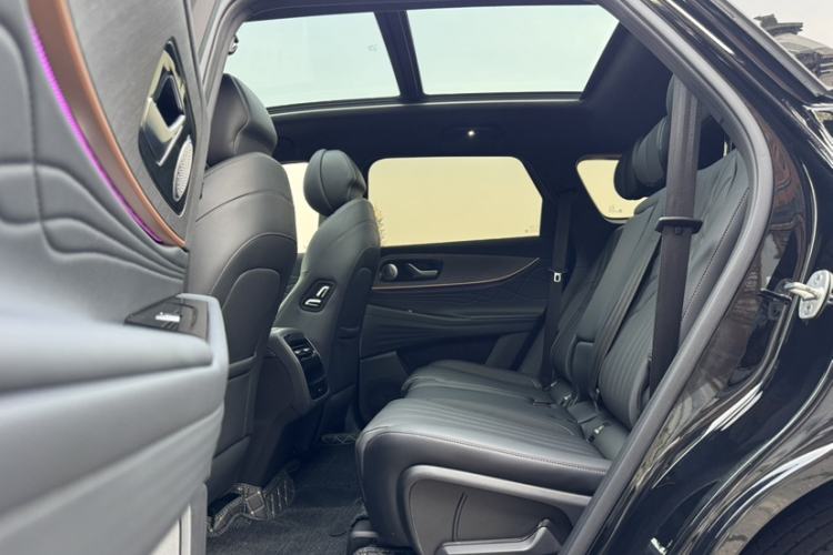 Used Chery Tiggo 9 2025 2.0T Dual-Clutch Two-Wheel Drive Luxury Edition 5 Seats Interior 4