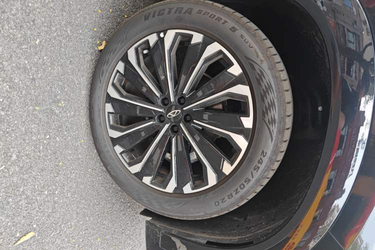 Used Chery Tiggo 9 2025 2.0T Dual-Clutch Two-Wheel Drive Black Samurai Edition 5 Seats Right Front Wheel Hub