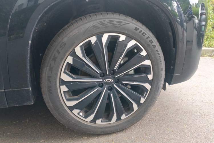 Used Chery Tiggo 9 2025 2.0T Dual-Clutch Two-Wheel Drive Black Samurai Edition 5 Seats Right Front Wheel Hub