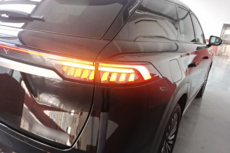 Used Chery Tiggo 9 2025 2.0T Dual-Clutch Two-Wheel Drive Comfort Edition 5 Seats Right Rear Taillight
