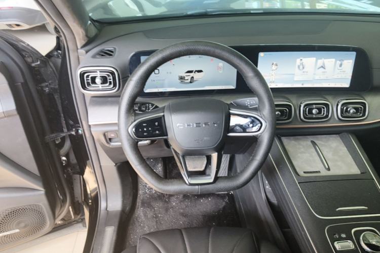 Used Chery Tiggo 9 2025 2.0T Dual-Clutch Two-Wheel Drive Luxury Edition 5 Seats Steering Wheel