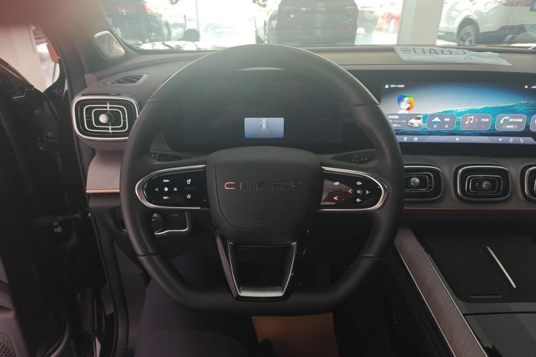 Used Chery Tiggo 9 2025 2.0T Dual-Clutch Two-Wheel Drive Luxury Edition 5 Seats Steering Wheel