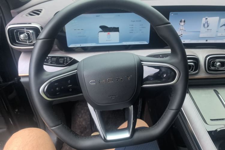 Used Chery Tiggo 9 2025 2.0T Automatic Two-Wheel Drive Luxury Edition 5 Seats Steering Wheel