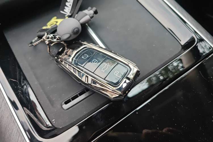 Used Chery Tiggo 9 2025 2.0T Dual-Clutch Two-Wheel Drive Black Samurai Edition 5 Seats Vehicle Key