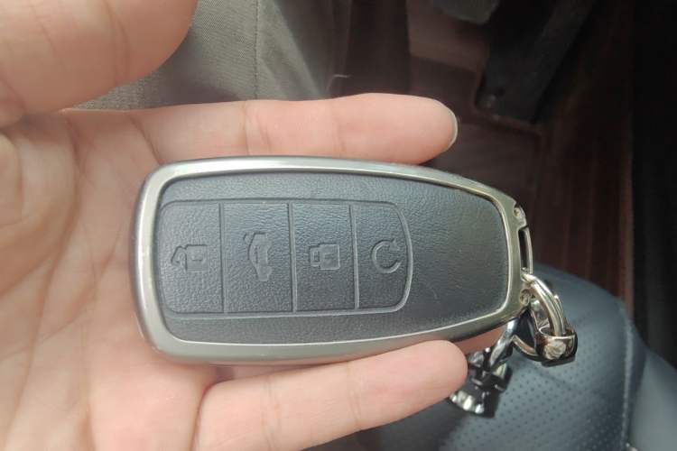 Used Chery Tiggo 9 2025 2.0T Automatic All-Wheel Drive Flagship Version 5 Seats Vehicle Key