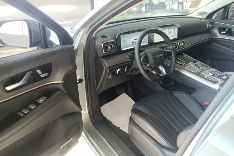 Used Chery Tiggo 9 2025 2.0T Dual-Clutch Two-Wheel Drive Comfort Edition 5 Seats Driver Seat