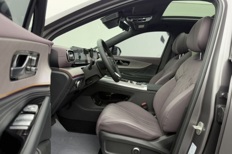 Used Chery Tiggo 9 2025 2.0T Automatic Two-Wheel Drive Luxury Edition 5 Seats Interior 4