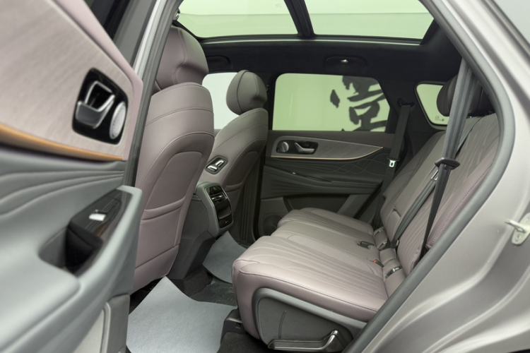 Used Chery Tiggo 9 2025 2.0T Automatic Two-Wheel Drive Luxury Edition 5 Seats Interior 7