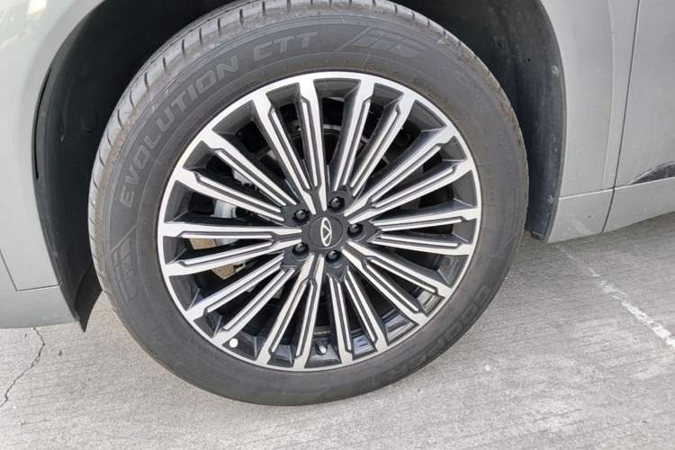 Used Chery Tiggo 9 2025 2.0T Automatic Two-Wheel Drive Luxury Edition 5 Seats Left Front Wheel Hub