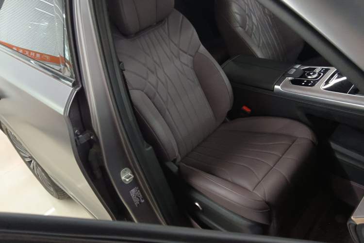 Used Chery Tiggo 9 2025 2.0T Automatic Two-Wheel Drive Luxury Edition 5 Seats Right Front Seat