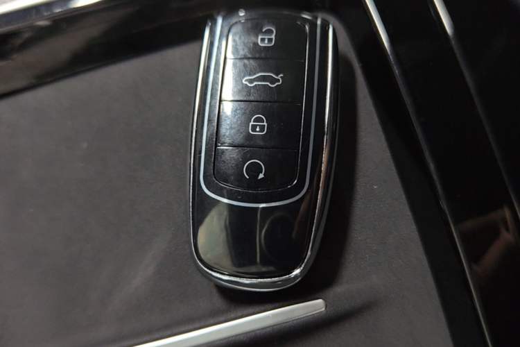 Used Chery Tiggo 9 2025 2.0T Automatic Two-Wheel Drive Luxury Edition 5 Seats Vehicle Key