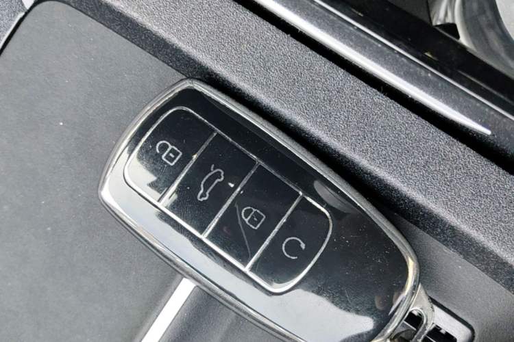 Used Chery Tiggo 9 2025 2.0T Automatic Two-Wheel Drive Luxury Edition 5 Seats Vehicle Key