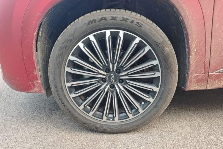 Used Chery Tiggo 9 2025 2.0T Dual-Clutch Two-Wheel Drive Luxury Edition 5 Seats Left Front Wheel Hub
