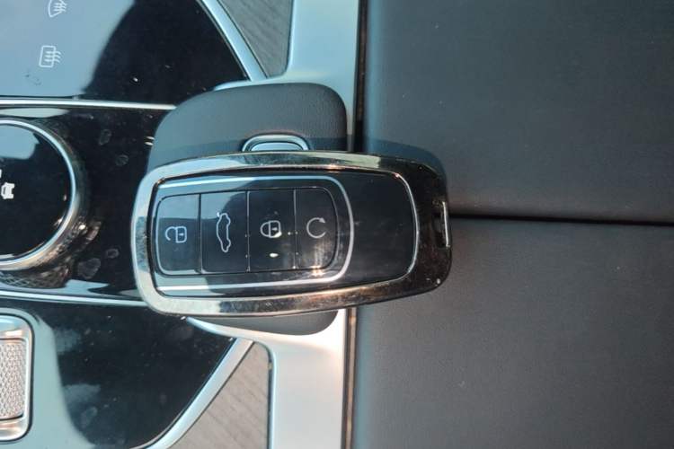 Used Chery Tiggo 9 2025 2.0T Dual-Clutch Two-Wheel Drive Luxury Edition 5 Seats Vehicle Key