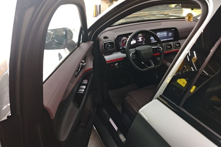Used Chery Tiggo 9 2025 2.0T Dual-Clutch Two-Wheel Drive Luxury Edition 5 Seats Driver Seat