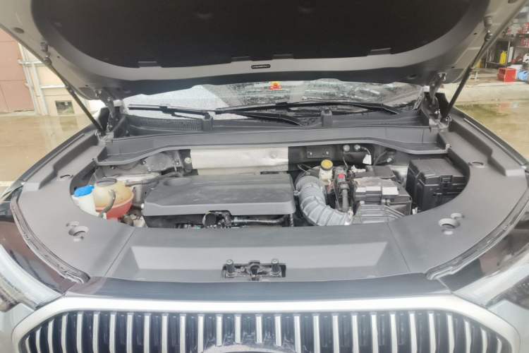 Used Chery Tiggo 9 2025 2.0T Dual-Clutch Two-Wheel Drive Luxury Edition 7 Seats Engine Bay