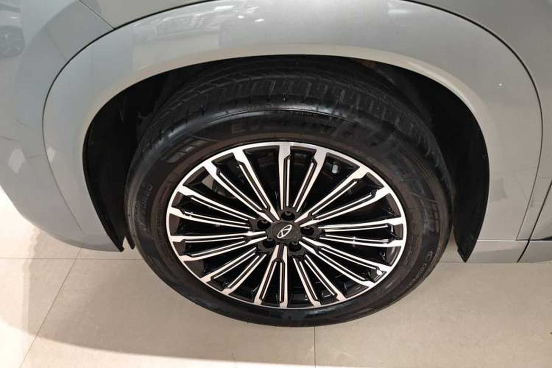 Used Chery Tiggo 9 2025 2.0T Automatic Two-Wheel Drive Luxury Edition 5 Seats Left Front Wheel Hub