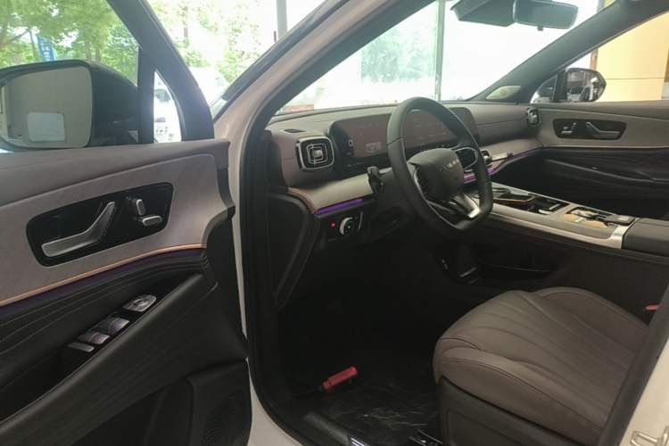 Used Chery Tiggo 9 2025 2.0T Automatic Two-Wheel Drive Luxury Edition 5 Seats Driver Seat