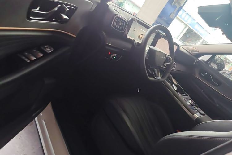 Used Chery Tiggo 9 2025 2.0T Dual-Clutch Two-Wheel Drive Comfort Edition 5 Seats Driver Seat