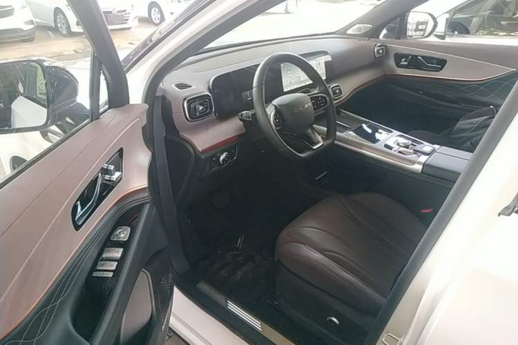 Used Chery Tiggo 9 2025 2.0T Automatic Two-Wheel Drive Luxury Edition 5 Seats Driver Seat