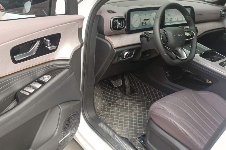 Used Chery Tiggo 9 2025 2.0T Automatic Two-Wheel Drive Luxury Edition 5 Seats Driver Seat