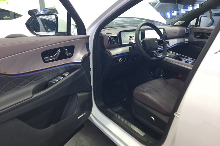Used Chery Tiggo 9 2025 2.0T Automatic Two-Wheel Drive Luxury Edition 5 Seats Driver Seat