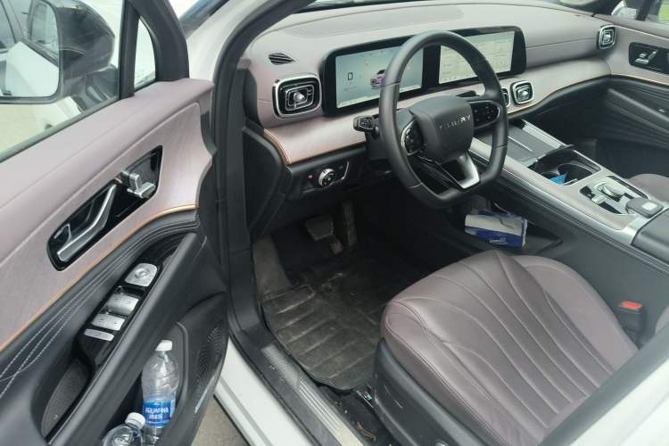 Used Chery Tiggo 9 2025 2.0T Automatic Two-Wheel Drive Luxury Edition 5 Seats Driver Seat