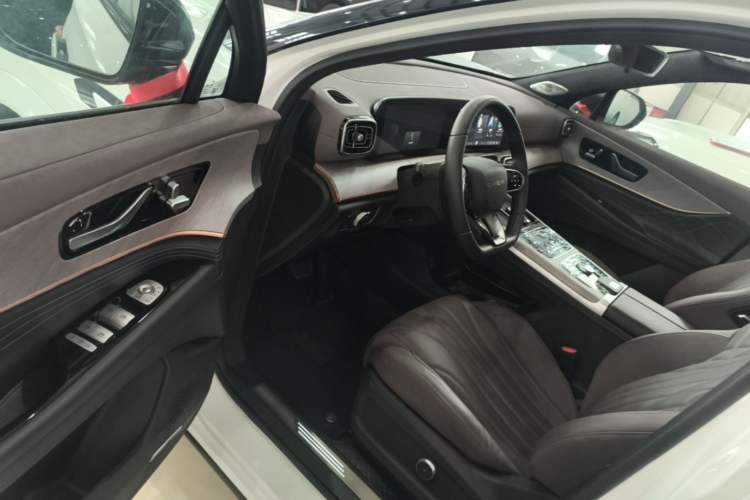 Used Chery Tiggo 9 2025 2.0T Automatic Two-Wheel Drive Luxury Edition 5 Seats Driver Seat