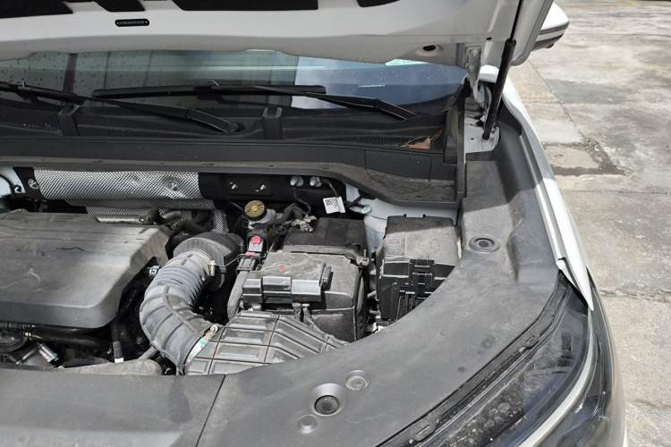 Used Chery Tiggo 9 2025 2.0T Dual-Clutch Two-Wheel Drive Luxury Edition 5 Seats Engine Bay Left