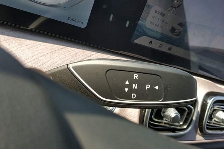 Used Chery Tiggo 9 2025 2.0T Automatic Two-Wheel Drive Luxury Edition 5 Seats Gear Lever