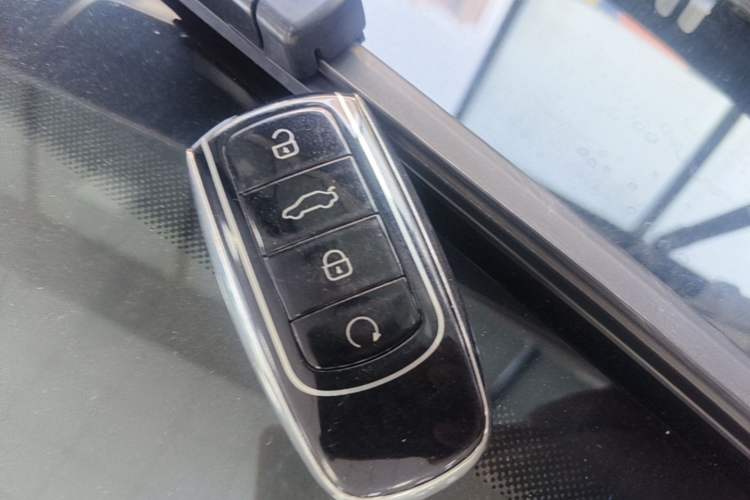 Used Chery Tiggo 9 2025 2.0T Automatic Two-Wheel Drive Luxury Edition 5 Seats Interior 1