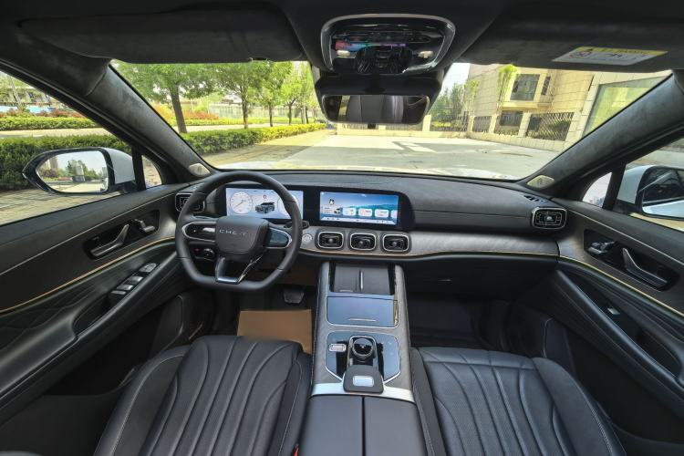 Used Chery Tiggo 9 2025 2.0T Dual-Clutch Two-Wheel Drive Luxury Edition 5 Seats Interior 2