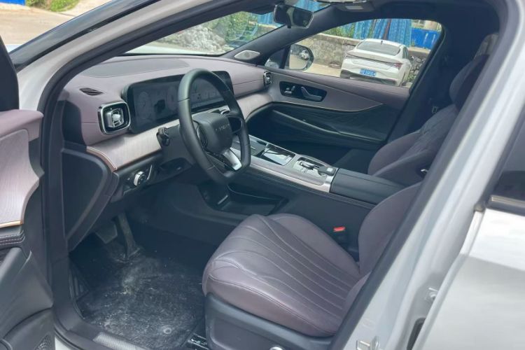 Used Chery Tiggo 9 2025 2.0T Automatic Two-Wheel Drive Luxury Edition 5 Seats Interior 2