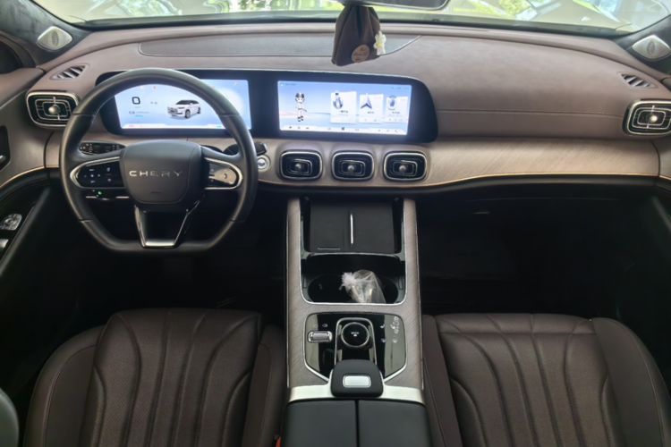 Used Chery Tiggo 9 2025 2.0T Automatic Two-Wheel Drive Luxury Edition 5 Seats Interior 3