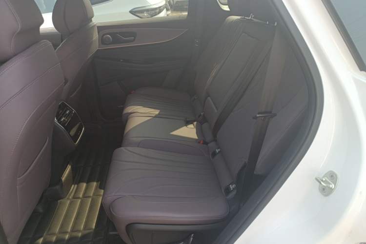 Used Chery Tiggo 9 2025 2.0T Automatic Two-Wheel Drive Luxury Edition 5 Seats Interior 4