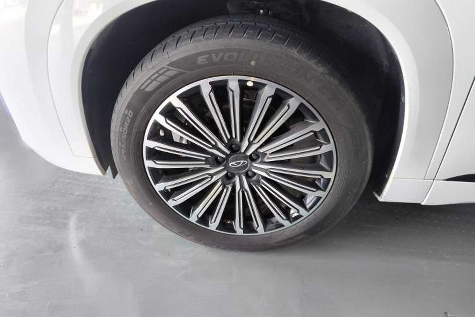 Used Chery Tiggo 9 2025 2.0T Automatic Two-Wheel Drive Luxury Edition 5 Seats Left Front Wheel Hub