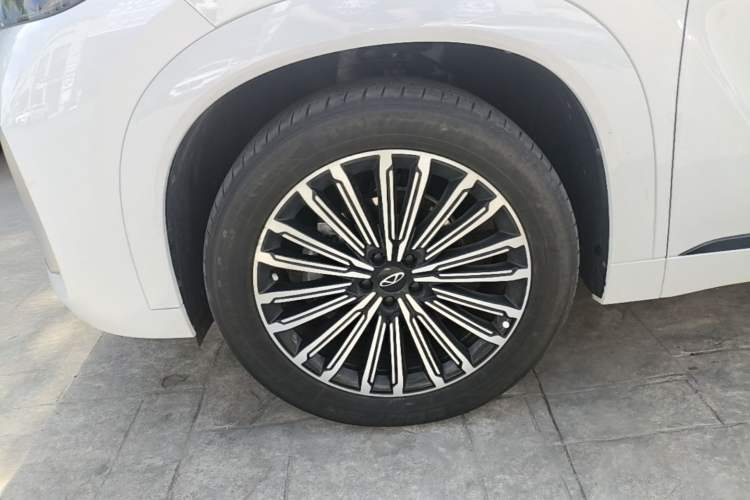 Used Chery Tiggo 9 2025 2.0T Automatic Two-Wheel Drive Luxury Edition 5 Seats Left Front Wheel Hub