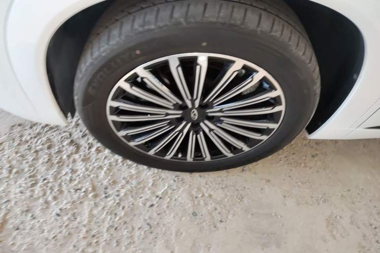 Used Chery Tiggo 9 2025 2.0T Automatic Two-Wheel Drive Luxury Edition 5 Seats Left Front Wheel Hub