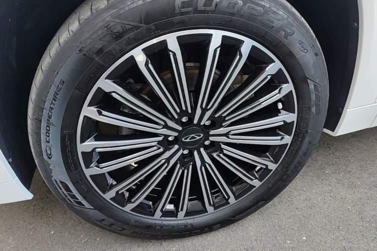 Used Chery Tiggo 9 2025 2.0T Automatic Two-Wheel Drive Luxury Edition 5 Seats Left Front Wheel Hub