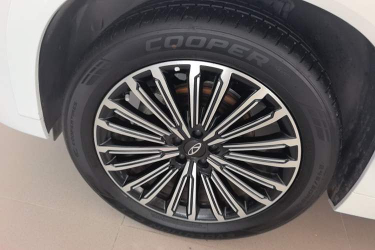 Used Chery Tiggo 9 2025 2.0T Automatic Two-Wheel Drive Luxury Edition 5 Seats Left Front Wheel Hub
