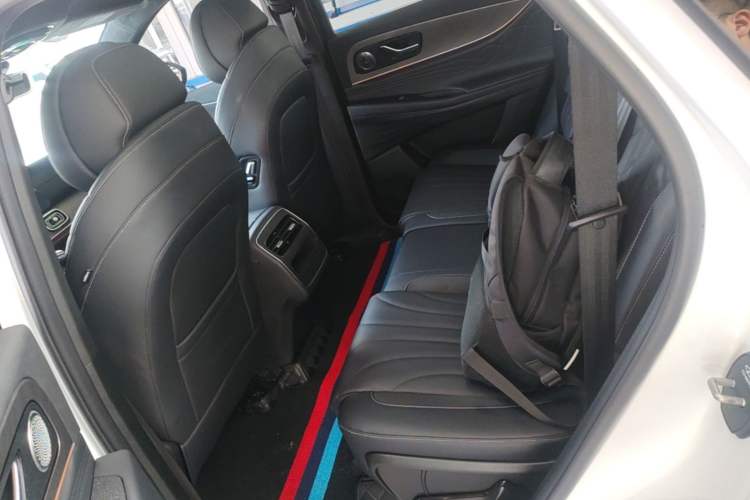 Used Chery Tiggo 9 2025 2.0T Dual-Clutch Two-Wheel Drive Luxury Edition 5 Seats Left Rear Seat