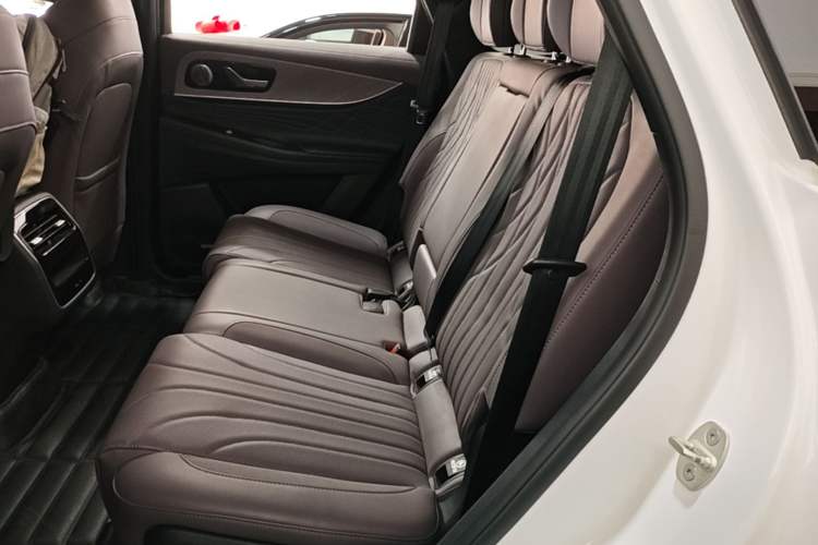 Used Chery Tiggo 9 2025 2.0T Automatic Two-Wheel Drive Luxury Edition 5 Seats Left Rear Seat