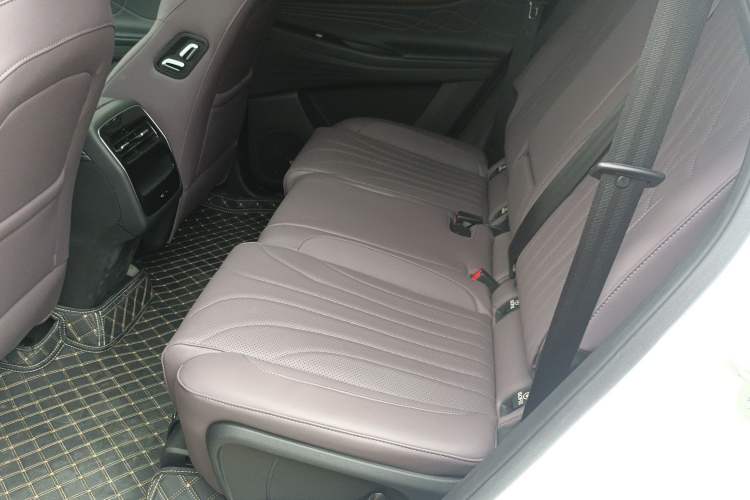 Used Chery Tiggo 9 2025 2.0T Automatic Two-Wheel Drive Luxury Edition 5 Seats Left Rear Seat