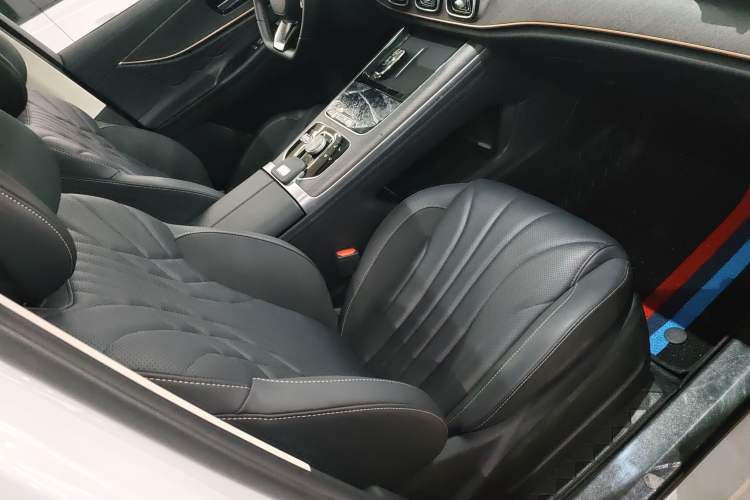 Used Chery Tiggo 9 2025 2.0T Dual-Clutch Two-Wheel Drive Comfort Edition 5 Seats Right Front Seat