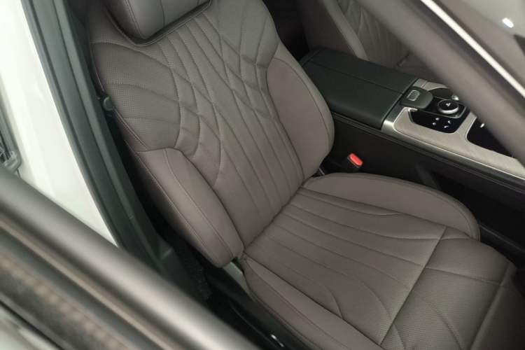 Used Chery Tiggo 9 2025 2.0T Automatic Two-Wheel Drive Luxury Edition 5 Seats Right Front Seat