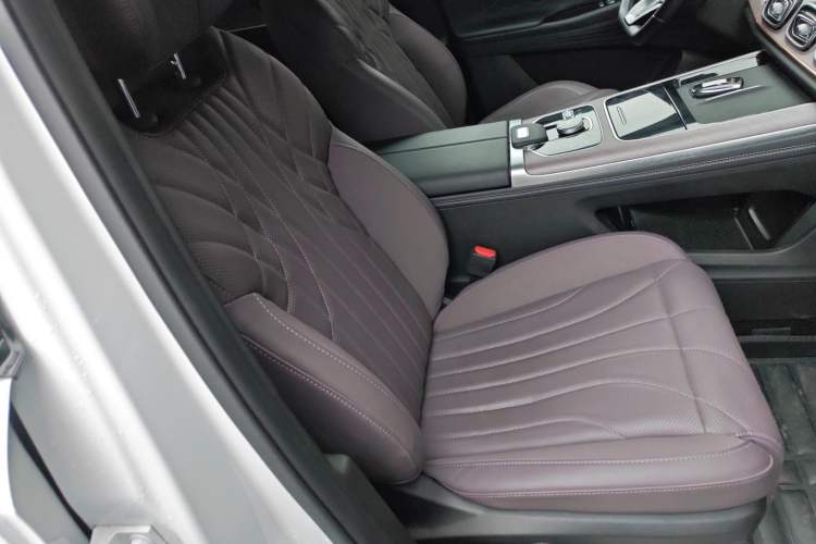 Used Chery Tiggo 9 2025 2.0T Automatic Two-Wheel Drive Luxury Edition 5 Seats Right Front Seat