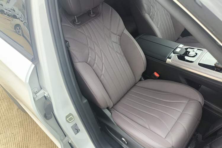 Used Chery Tiggo 9 2025 2.0T Automatic Two-Wheel Drive Luxury Edition 5 Seats Right Front Seat