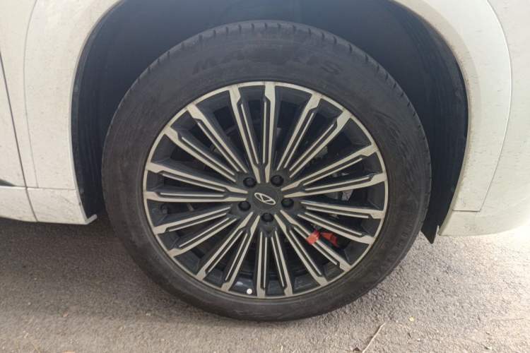 Used Chery Tiggo 9 2025 2.0T Dual-Clutch Two-Wheel Drive Comfort Edition 5 Seats Right Front Wheel Hub